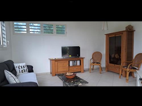 บริการและสิ่งอำนวยความสะดวก, Studio Ste anne près des spots de surf (Studio Ste anne pres des spots de surf) in เบราร์ด