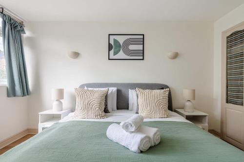 River Thames & Tate Britain - 4BR with Patio - CityApartmentStay - image 13