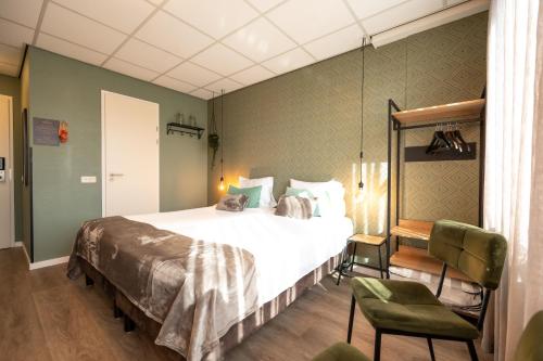 Hotel Villa Flora Room Type - Twin Room