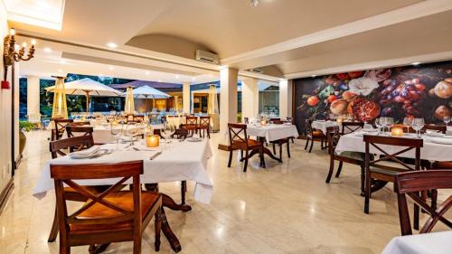 Ресторан, Christies @32 on Russell in Нельспруйт