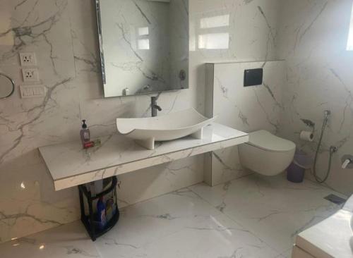 Oasis Lounge Suites - image 9