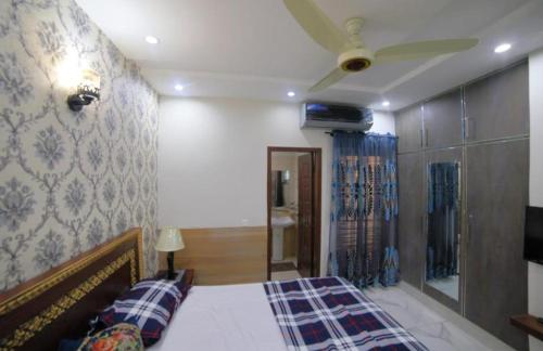 Oasis Lounge Suites - image 11