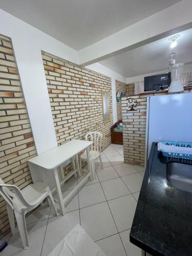 ห้องครัว, Pousada Ramo de Acácia (Pousada Ramo de Acacia) in บอมบิญาส