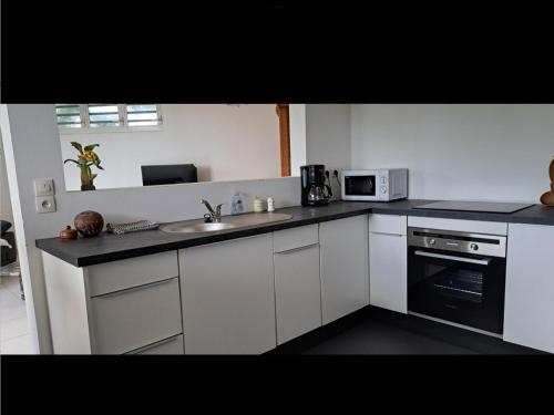 ห้องครัว, Studio Ste anne près des spots de surf (Studio Ste anne pres des spots de surf) in เบราร์ด
