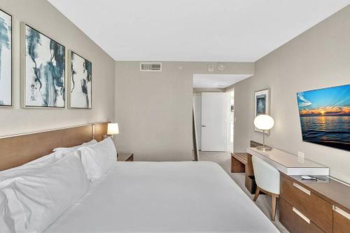 King Suite balcony water views-Hosted by Sweetstay King Suite balcony water views-Hosted by Sweetstay