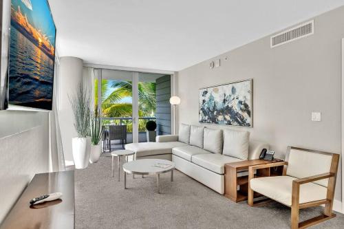 King Suite balcony water views-Hosted by Sweetstay King Suite balcony water views-Hosted by Sweetstay