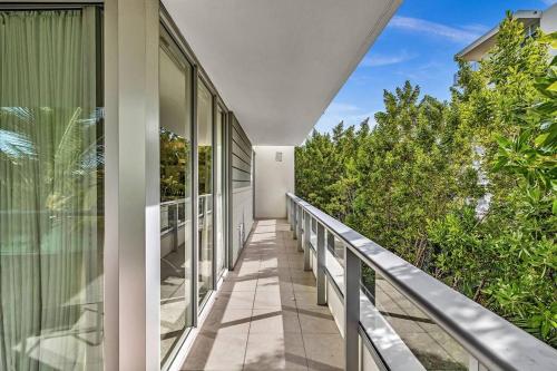 King Suite balcony water views-Hosted by Sweetstay King Suite balcony water views-Hosted by Sweetstay