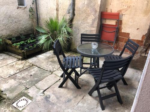 Dārzs, Appartement cosy en centre ville in Semur-en-Auxois