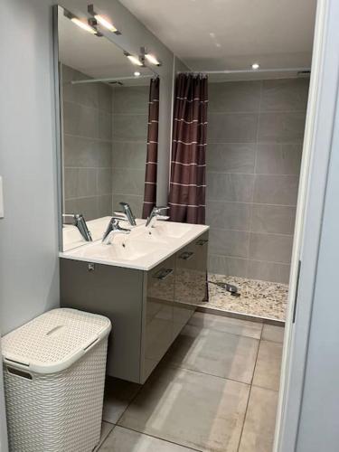 Gîte de la Grange (Gite de la Grange) in Agonges