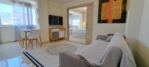 One-Bedroom Apartment image 6