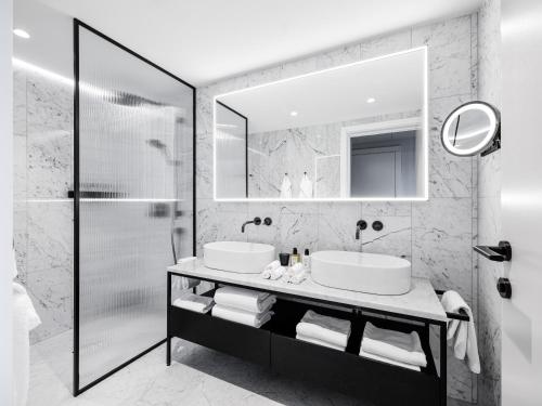 Grand Deluxe Double Room image 1