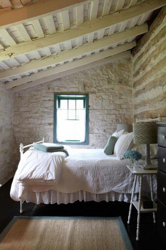 Pioneer Log Cabin in Fredericksburg, USA