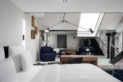 room detail thumbnail 0