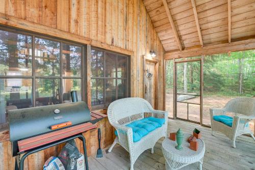 Riverfront Greenbush Studio with Porch and Views! in 米爾福德 (ME)