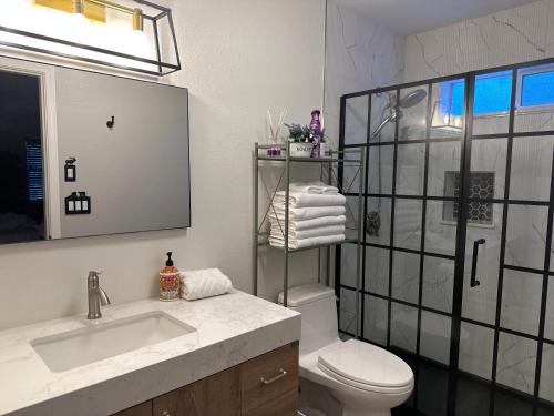 YoBee! Park Reservation Included! Heart of Yosemite - Homey Studios and Breakfast YoBee! Park Reservation Included! Heart of Yosemite - Homey Studios and Breakfast