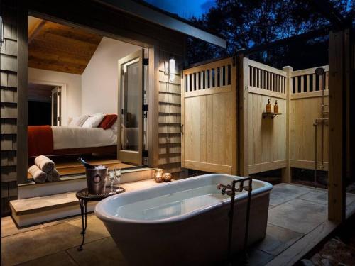 The Cottage at Perkins Hollow in Faber, USA