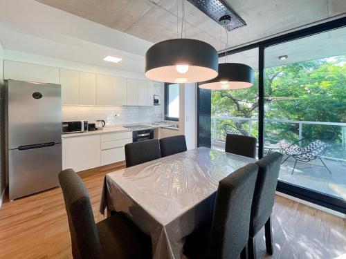 Urban Retreat Elegant Modern Apartment with Balcony in Villa del Parque in Villa del Parque