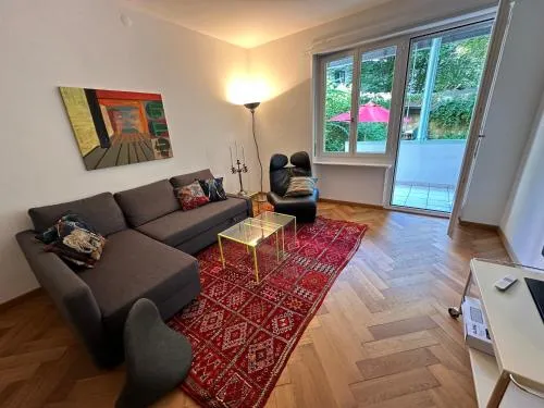 Bijoux Wohnung auf dem Basler Hügel in Basel, Schweiz