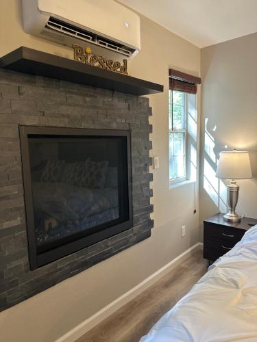 YoBee! Park Reservation Included! Heart of Yosemite - Homey Studios and Breakfast YoBee! Park Reservation Included! Heart of Yosemite - Homey Studios and Breakfast