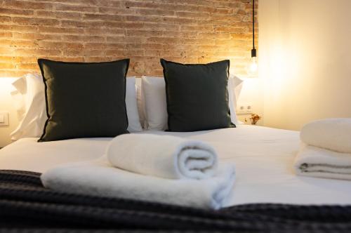 One-Bedroom Apartment with Balcony and City View image 10