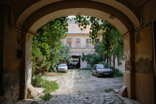 Contessa Central Apartment - image 7