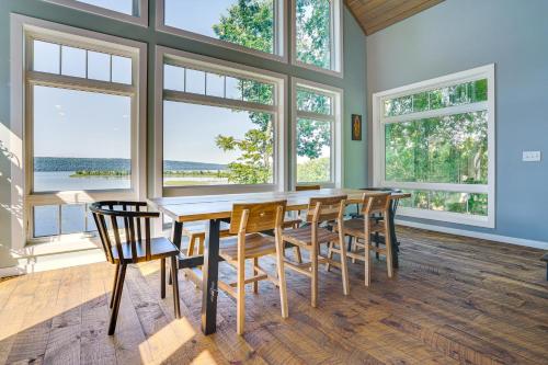Maiden Rock Cottage with Fire Pit and Lake Pepin Views