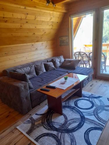 Brvnara JEZDA in Jezdici