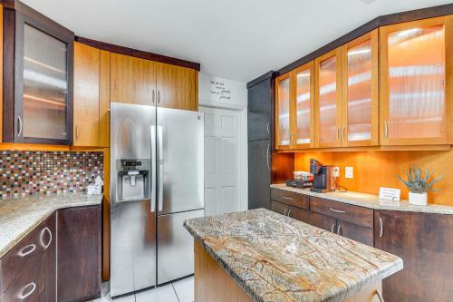 Modern Wimauma Family Home with Private Pool and Yard! in Sun City Center (FL)