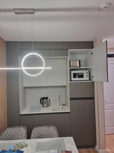 One-Bedroom Apartment room in Harmony Suites 16