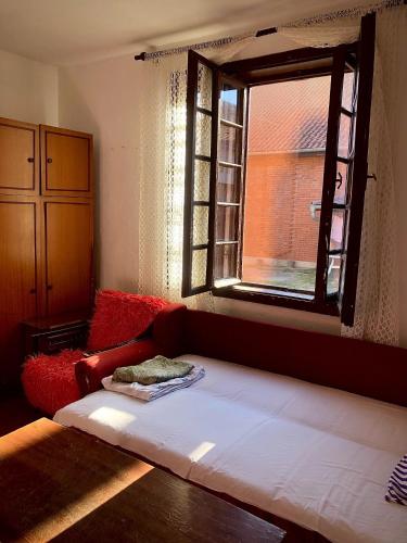 Aurora Stara kuća , 2km od Banje Ždrelo, selo Malo Laole (Aurora Stara kuca , 2km od Banje Zdrelo, selo Malo Laole) in Petrovac Na Mlavi