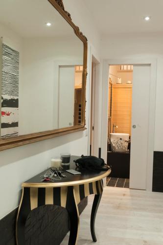 Two Chic Guesthouse Two Chic is conveniently located in the popular Via Veneto area. The hotel has everything you need for a comfortable stay. All the necessary facilities, including free Wi-Fi in all rooms, airport tran