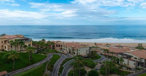 Pueblo bonito sunset beach in Cabo San Lucas, Mexico
