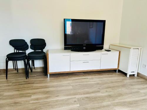 Descubre Cantabria 2! A 4 minutos de Cabárceno y capacidad para 6 adultos! (Descubre Cantabria 2! A 4 minutos de Cabarceno y capacidad para 6 adultos!) in Sarón