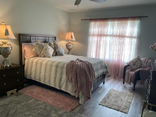 Paradise in the City Near W.E.C. Shopping Eating No smokers Vegan