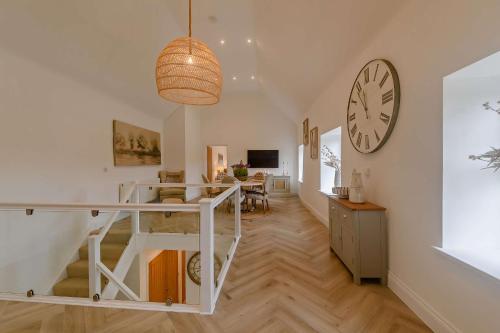 Iekārtas, Luxury Riverside Escape in North Devon! Stunning Views in Weare Giffard
