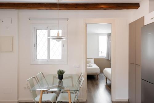 Decô Apartments Barcelona-Sants - image 2