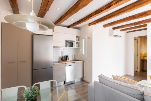 Decô Apartments Barcelona-Sants - image 4