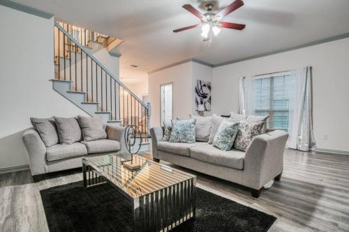The Comfort Quarters - 2352 in Grand Prairie, USA