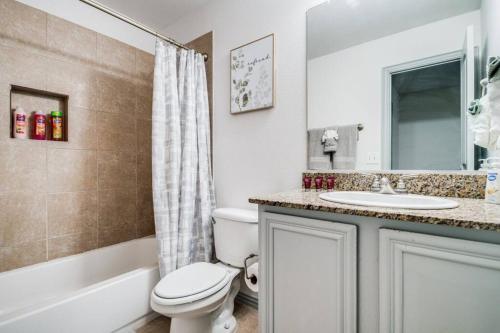 The Comfort Quarters - 2352 in Grand Prairie, USA