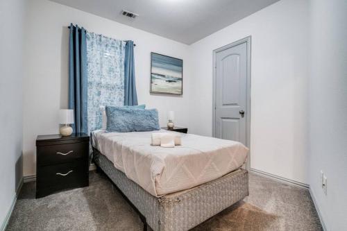 The Comfort Quarters - 2352 in Grand Prairie, USA