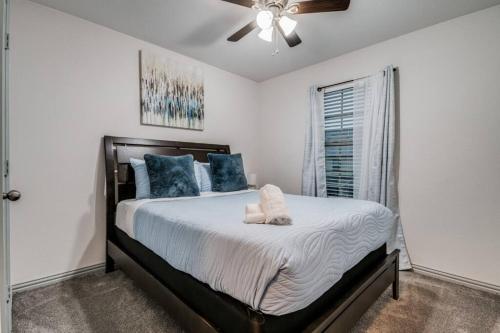 The Comfort Quarters - 2352 in Grand Prairie, USA