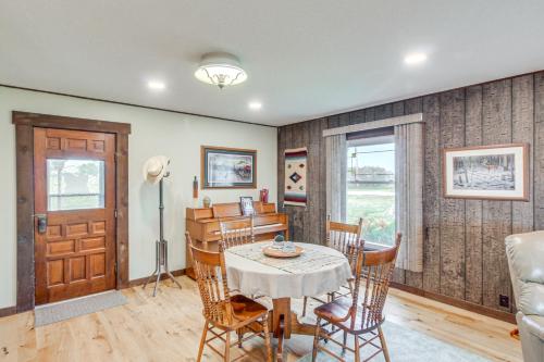 Erie Farmhouse with Fire Pit and Grill Pets Welcome! in Erie, USA