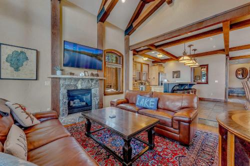 Lakefront Retreat Across from Homewood Resort