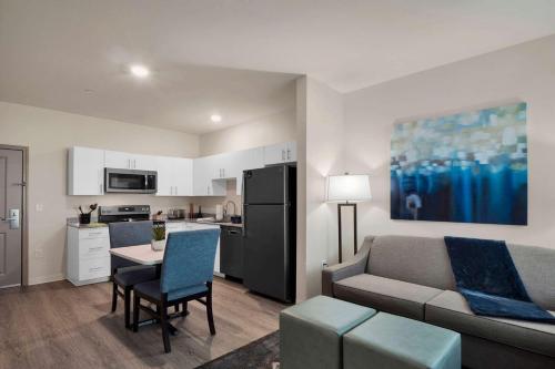 WaterWalk Extended Stay Raleigh Durham Research Triangle - Tap to explore photos