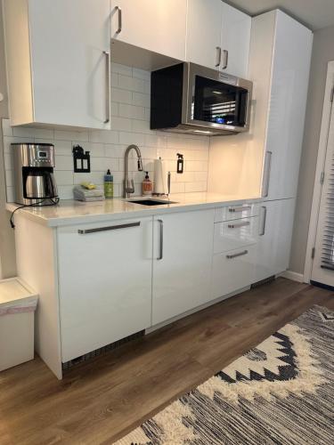 YoBee! Park Reservation Included! Heart of Yosemite - Homey Studios and Breakfast YoBee! Park Reservation Included! Heart of Yosemite - Homey Studios and Breakfast