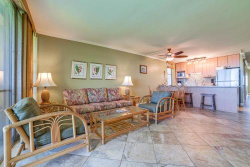 Beachside Kihei Condo with Stunning Views! - image 6