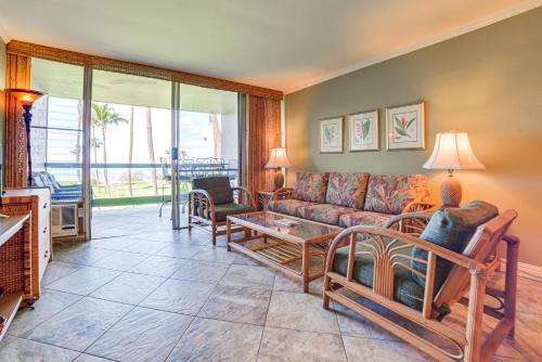 Beachside Kihei Condo with Stunning Views! - image 11