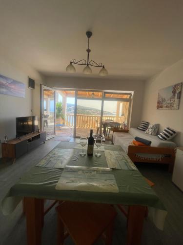 Pemandangan, Vila Vujosevic in Utjeha