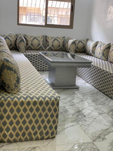 Bel appartement de plage - RDC - Dahomey Beach in Бузніка