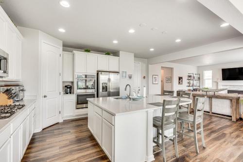 Spacious Family Home in Erie about 15 Mi to Boulder! in Erie, USA